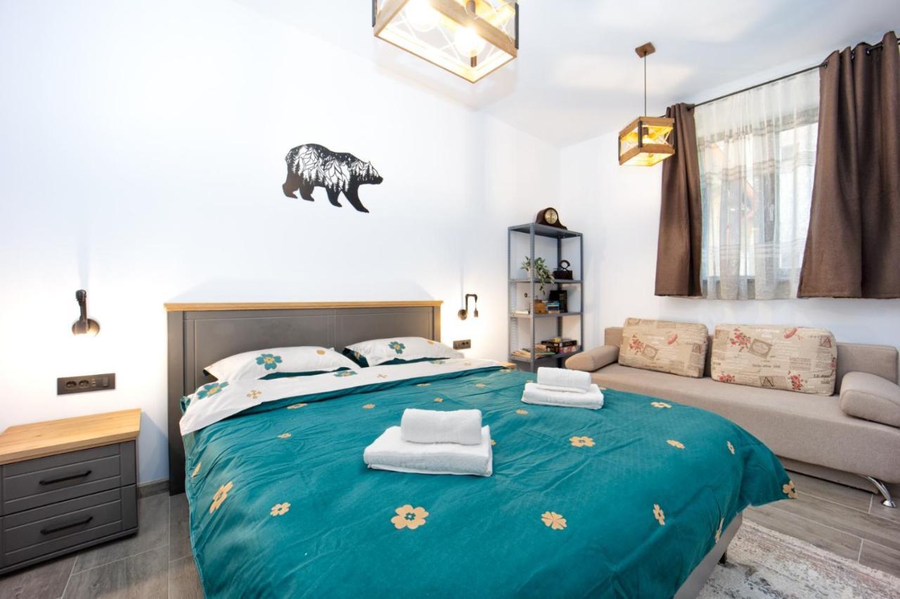 The Bear'S Den In Old City Centre Braşov Buitenkant foto