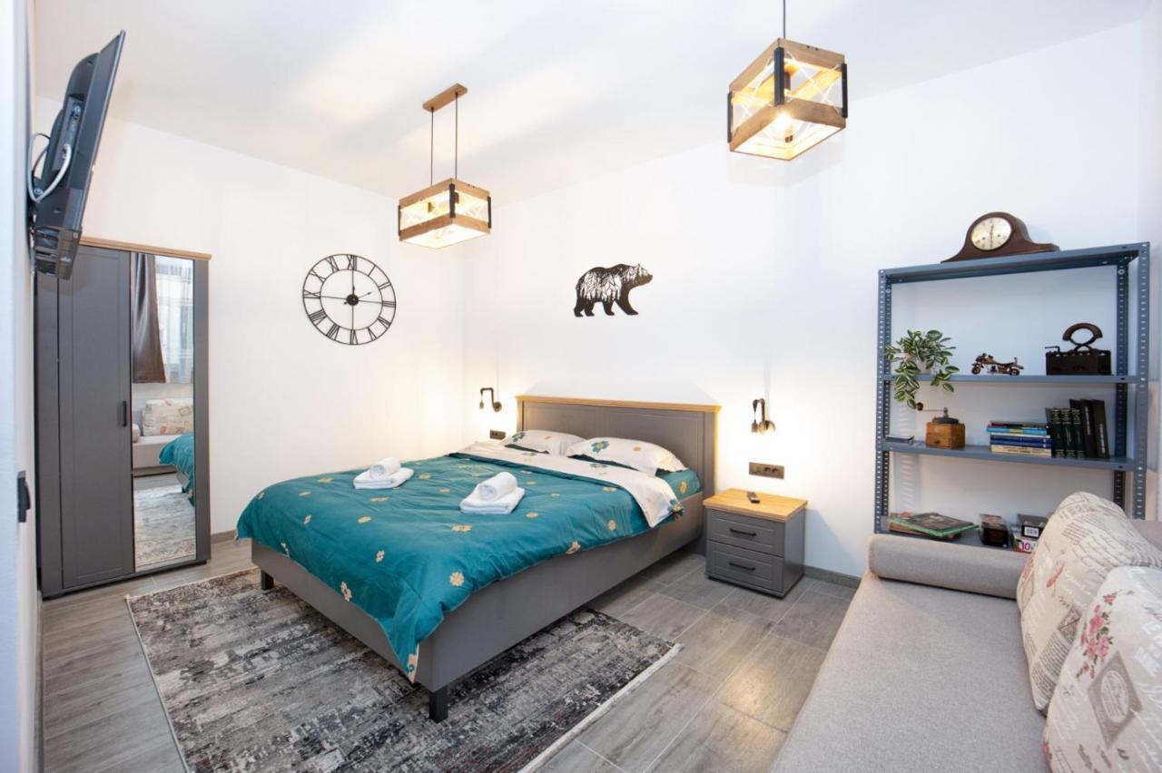 The Bear'S Den In Old City Centre Braşov Buitenkant foto